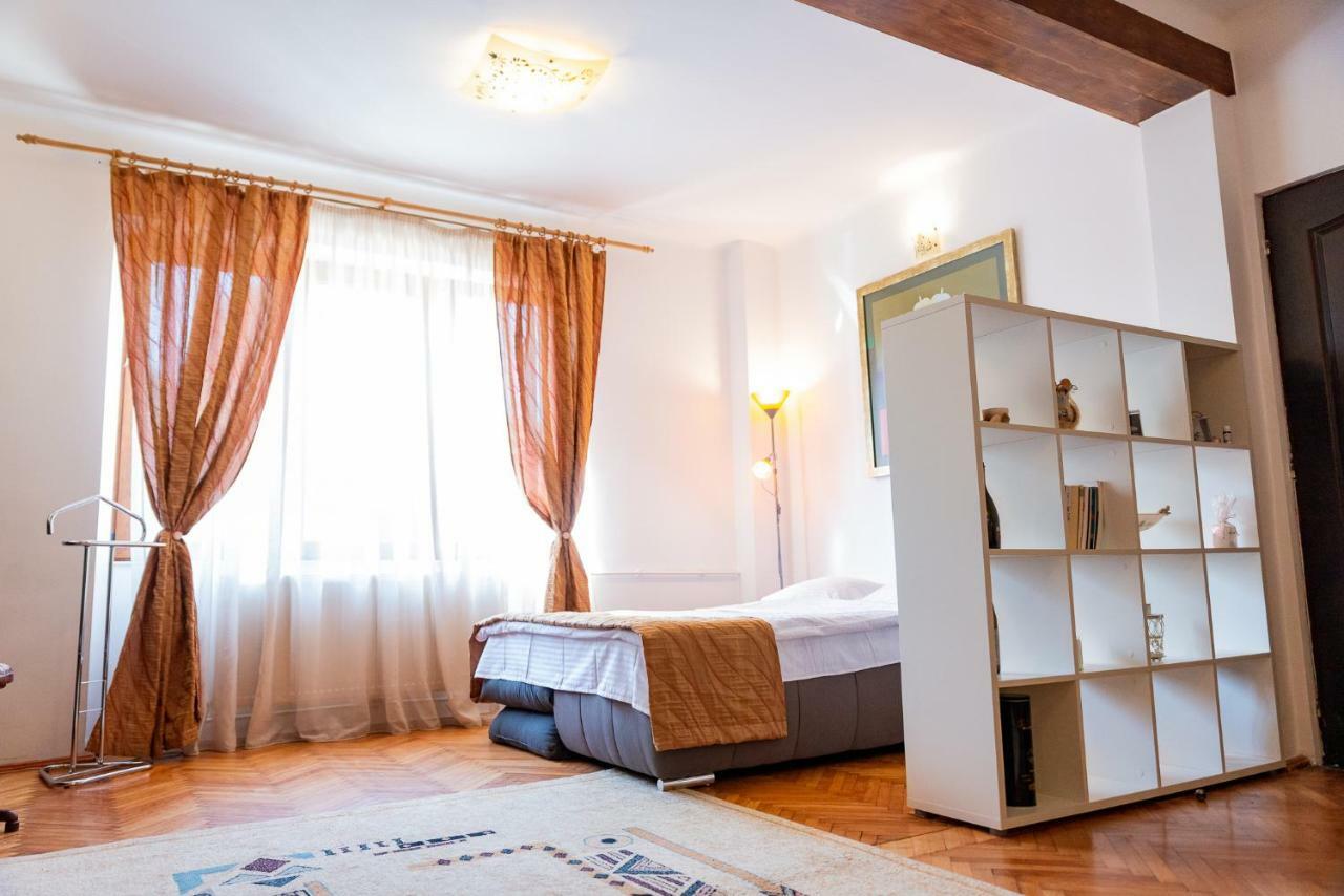 Bed&Wine In The Center Of Oradea Apartment Екстериор снимка