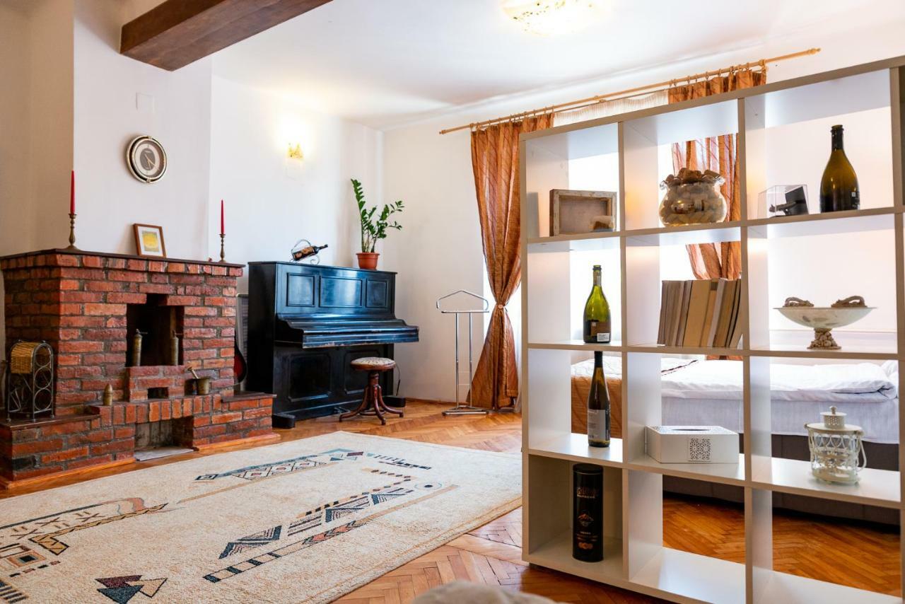 Bed&Wine In The Center Of Oradea Apartment Екстериор снимка