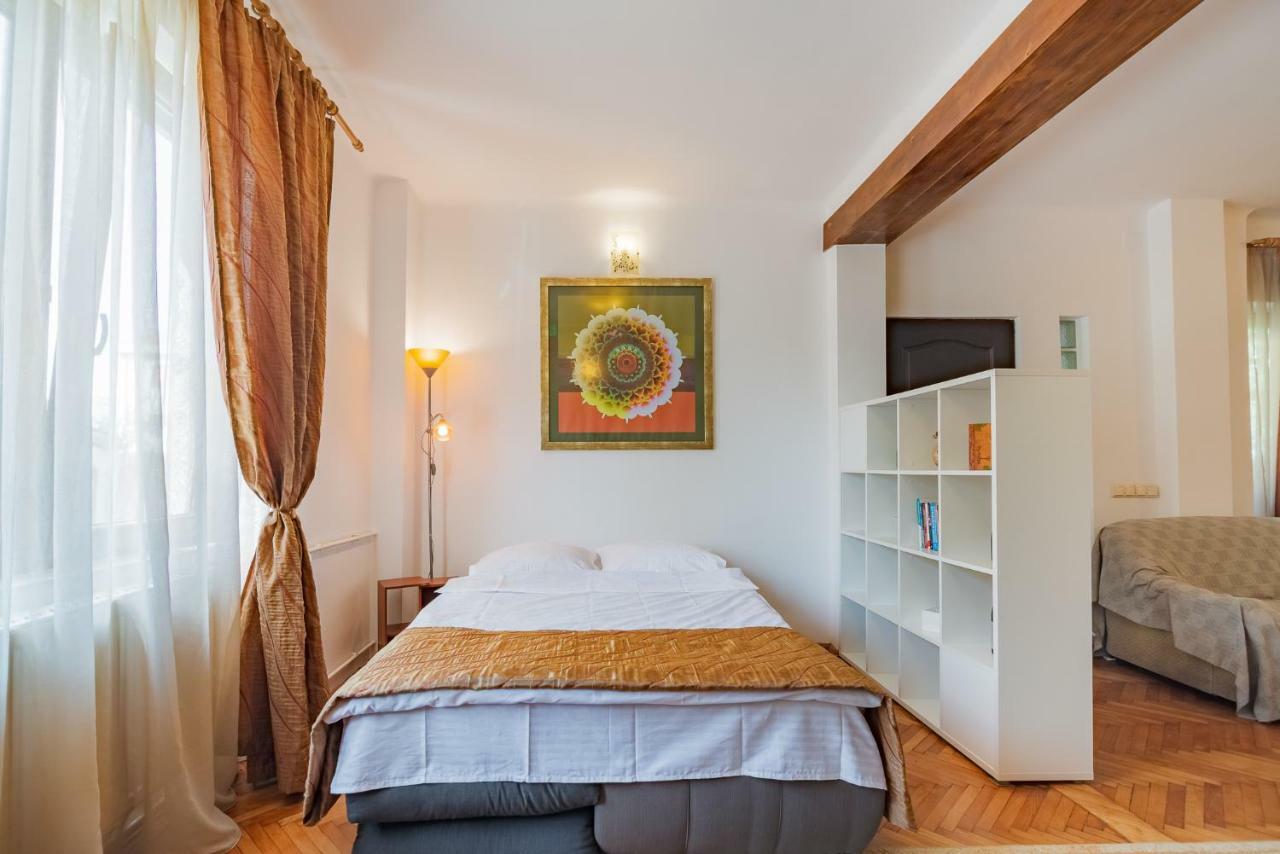 Bed&Wine In The Center Of Oradea Apartment Екстериор снимка
