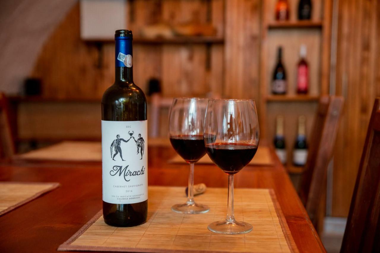 Bed&Wine In The Center Of Oradea Apartment Екстериор снимка