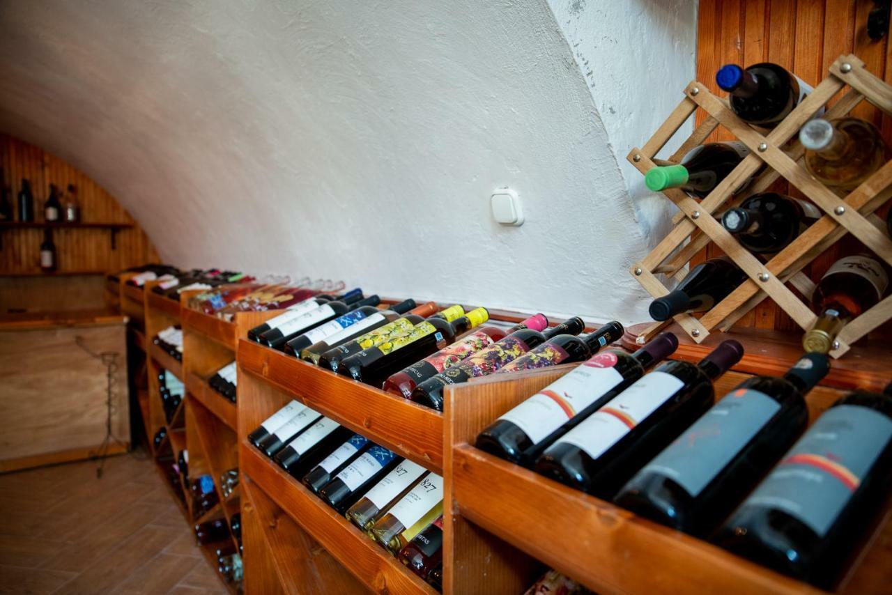 Bed&Wine In The Center Of Oradea Apartment Екстериор снимка